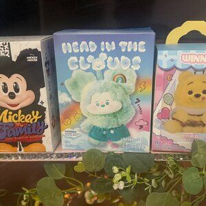 Six Stitch Vinyl Plush Toy Suprise Box, Head in the clouds, (pluto) & Tigger